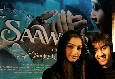 Ranbir KapoorとSonam Kapoor、ボリウッド映画『Saawariya』をPR