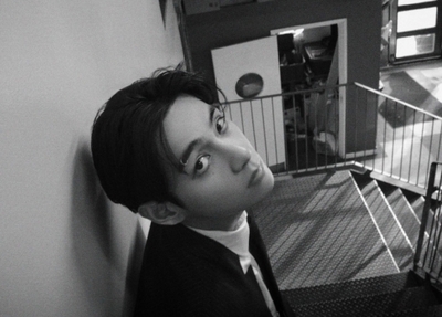 BTS V、世界中を魅了した6枚の写真