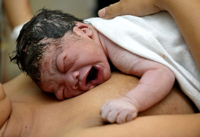 胎児に2言語聞かせるとバイリンガルになりやすい？加研究