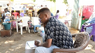 戦闘再燃のダルフール、頼みの綱は「手紙」 スーダン