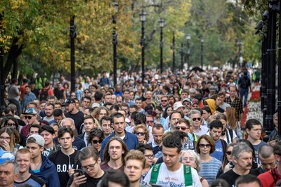 モスクワで野党支持の市民が大規模デモ、無認可でも強行 ロシア