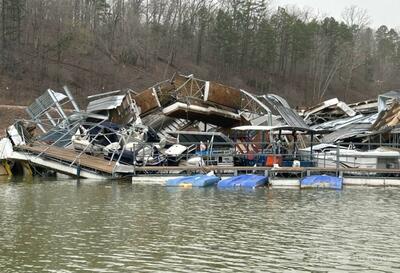 米中西部・南部で竜巻が猛威、33人死亡