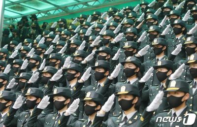 韓国軍に女性の現役兵は誕生するか…人口減少背景に制度化の動き