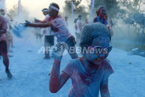 4色のコースを駆け抜けろ 北京でカラー ラン開催 写真12枚 ファッション ニュースならmode Press Powered By Afpbb News
