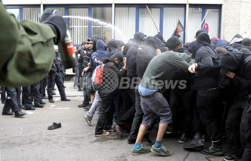 経済危機の世界各地でメーデー、ドイツとトルコでは機動隊と衝突