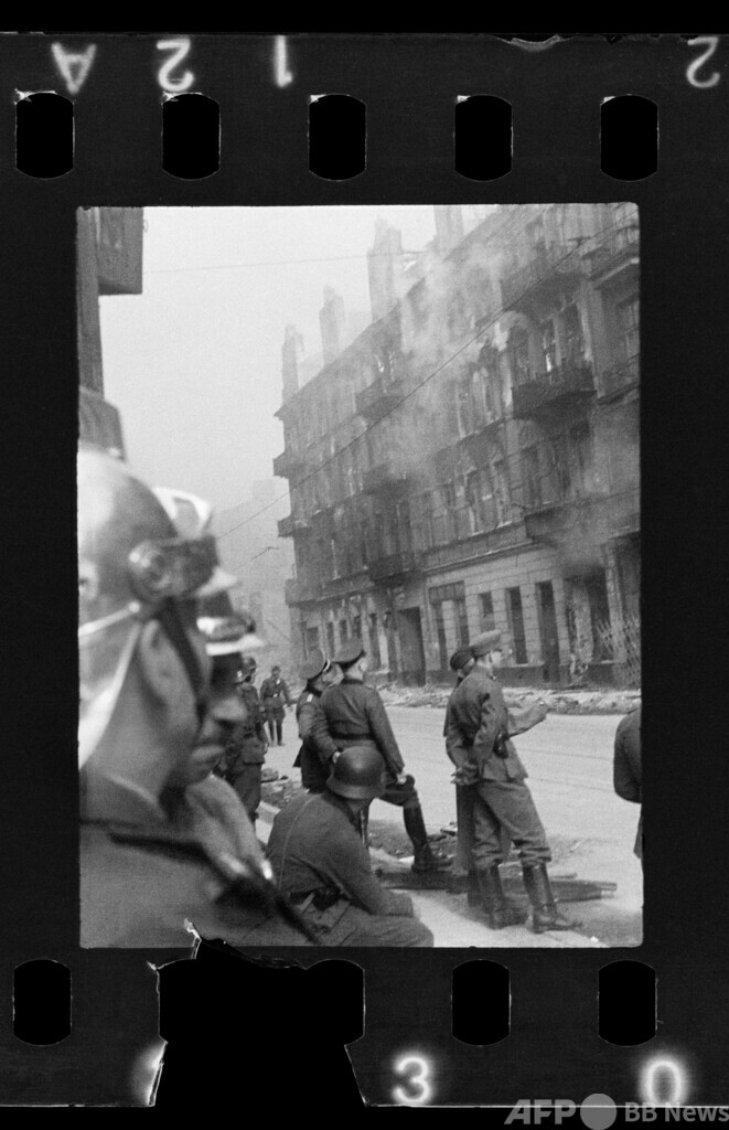 ワルシャワ・ゲットー蜂起の新たな写真公開 ポーランド人消防士が撮影