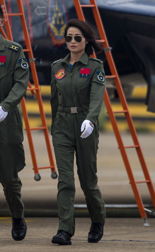 女性初の 殲10 パイロット 訓練中に事故死 中国 写真10枚 国際ニュース Afpbb News