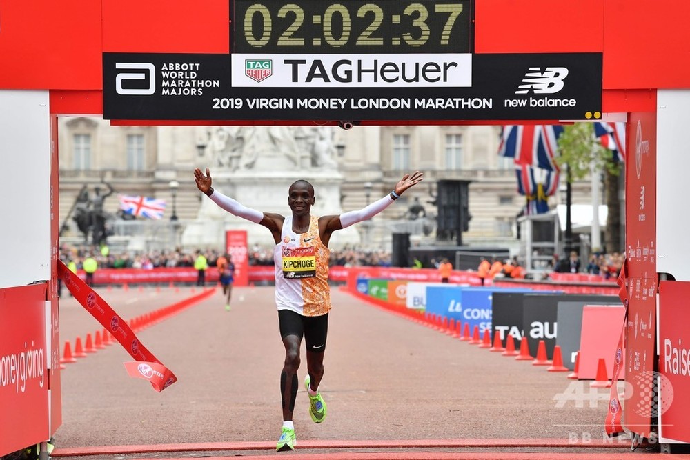 キプチョゲが最多4度目v 世界歴代2位の貫禄の走り ロンドン マラソン 写真7枚 国際ニュース Afpbb News