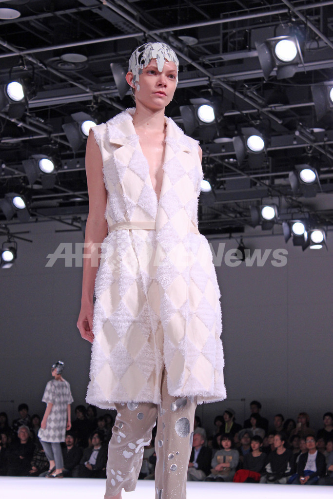 洋服にはない質感をテキスタイルで表現、「ミントデザインズ」新作発表