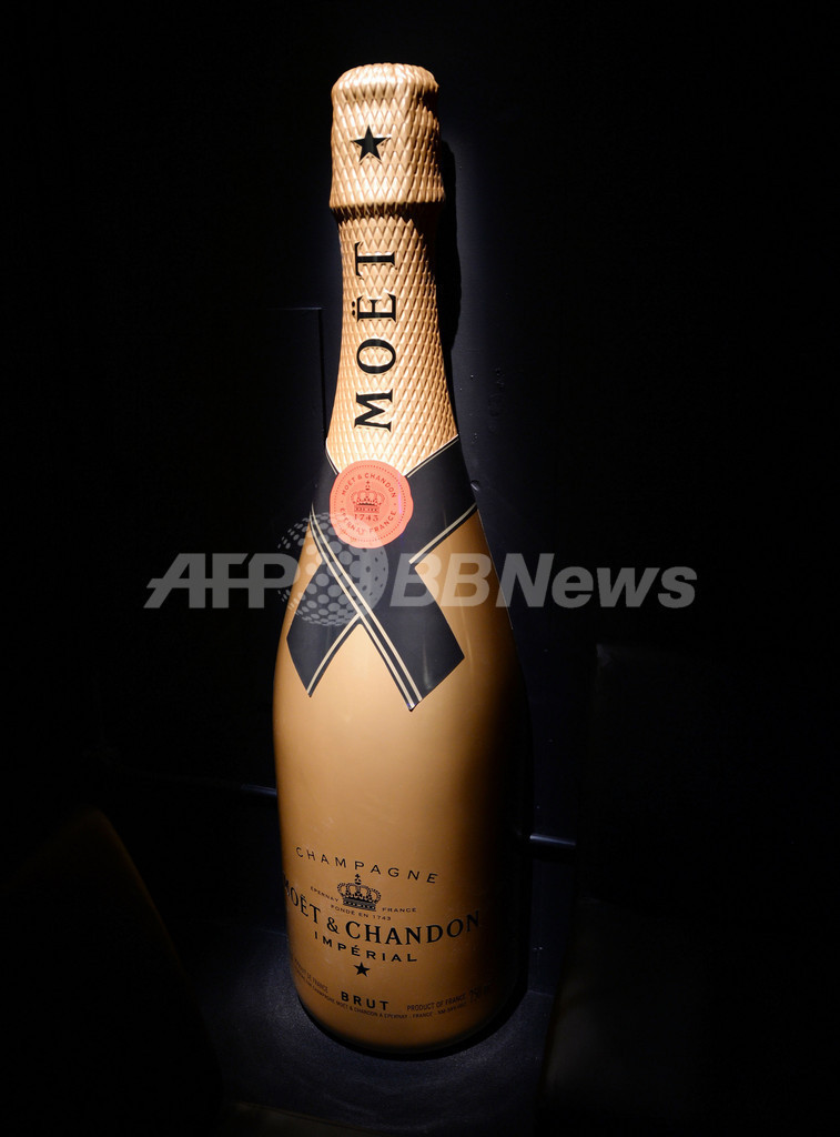 フェデラーがホスト、「モエ・エ・シャンドン」270周年記念パーティー