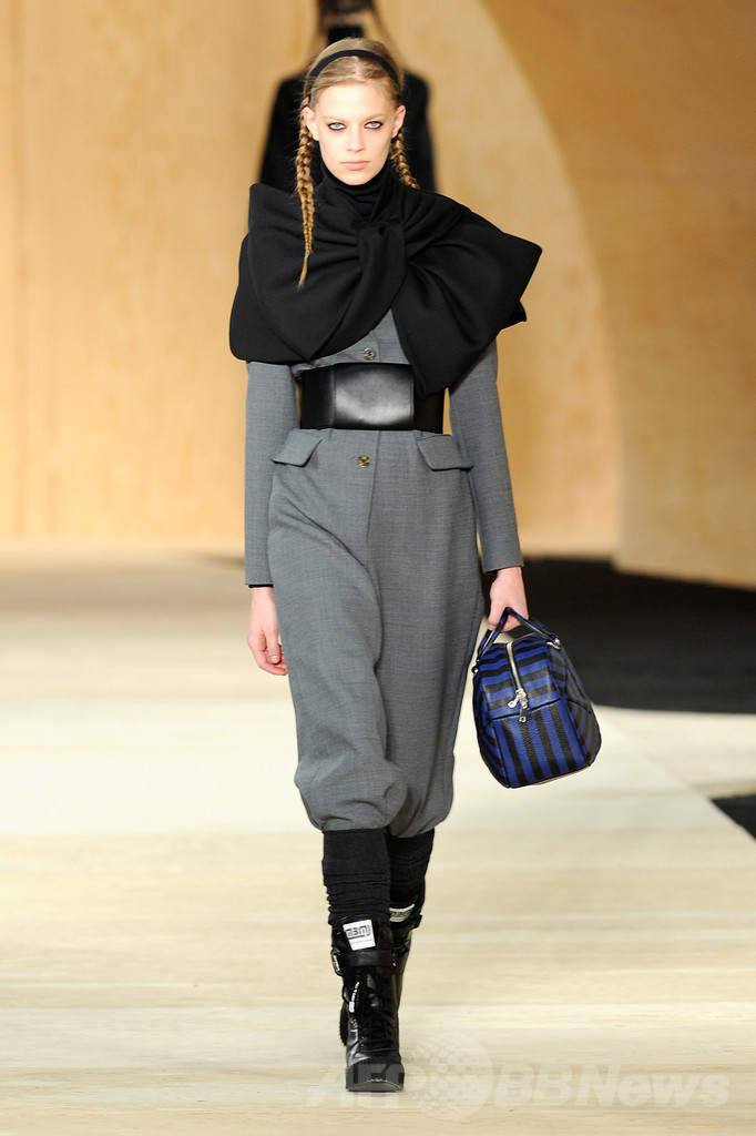 ＜14/15年秋冬NYコレクション＞マーク BY マーク ジェイコブス