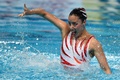 第16回世界水泳選手権、シンクロナイズドスイミング、ソロフリールーティン（FR）決勝の演技に臨む乾友紀子（2015年7月29日撮影）。(c)AFP/CHRISTOPHE SIMON