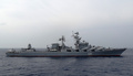 シリア沖の地中海を航行するロシアのミサイル巡洋艦「モスクワ」（2015年12月17日撮影、資料写真）。(c)Max DELANY / AFP