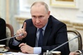 ロシアの首都モスクワで、軍事記者らと会合したウラジーミル・プーチン大統領（2023年6月13日撮影）。(c)Gavriil GRIGOROV / SPUTNIK / AFP