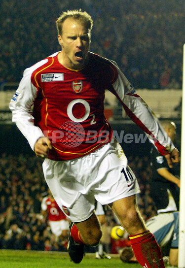 アーセナルがベルカンプ氏の銅像設置を計画 写真2枚 国際ニュース