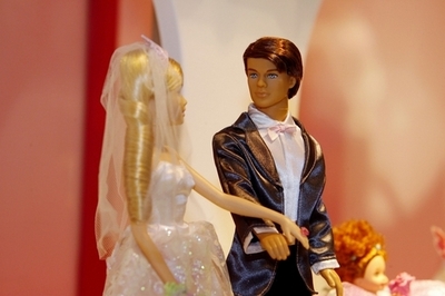 ケンとバービー、よりを戻すか？ネット投票で決定へ