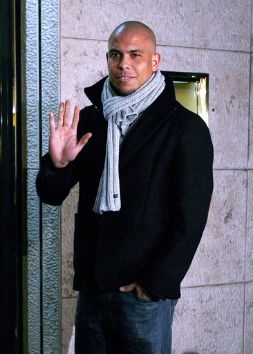 ＜サッカー セリエA＞ミラン 写真集の出版記念パーティーを開催 - イタリア