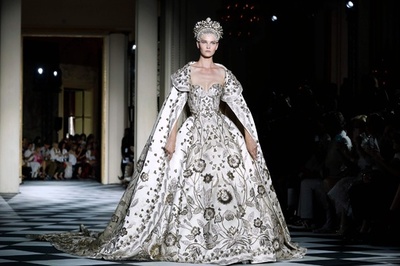 「ズハイル・ムラド」18/19年秋冬パリ・オートクチュール