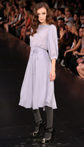 ＜08/09年秋冬メルボルン・コレクション＞ホワイト・スウェード、Frison Finettiが新作を発表