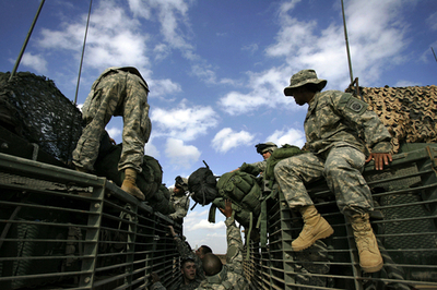 治安回復にはほど遠いバグダッド、市内に兵士8万人を配備予定 - イラク