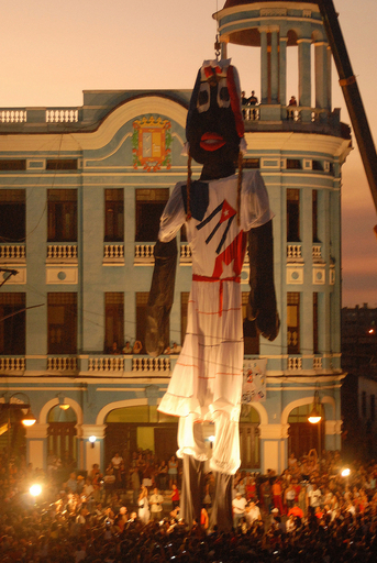 ギネス記録なるか、全長18メートルの布製人形 キューバ