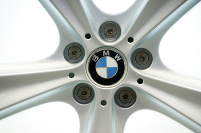 BMW、メルセデスとの協力強化へ