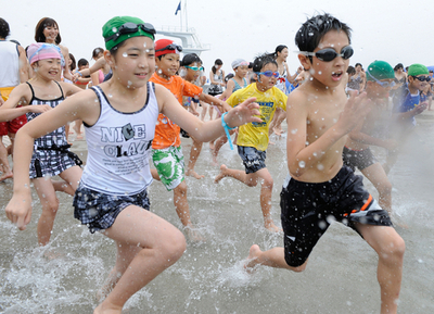 大磯ロングビーチでプール開き