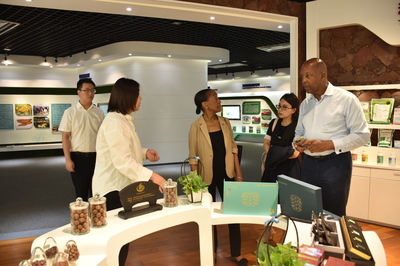 バハマの閣僚、中国海南省を視察　熱帯農業協力に期待