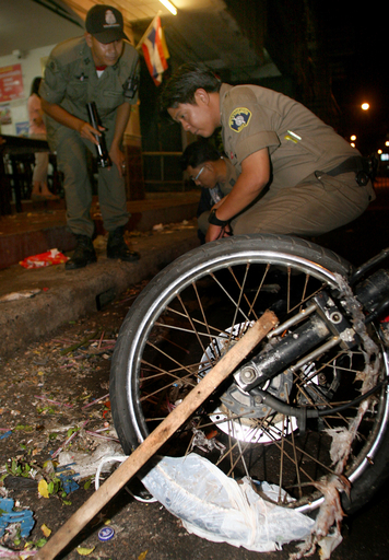 人気の観光地で7個の爆弾が爆発、11人が負傷