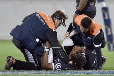 ラグビーで脳振とう起こした選手の一時交代認める新規則導入へ