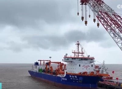 タンク容量が世界最大級のLNGデュアル燃料エンジン・ドラグサクションしゅんせつ船が交付 中国