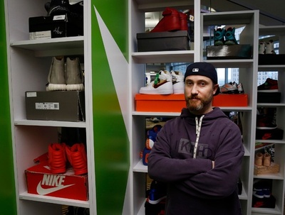 車だけじゃない、米デトロイトの世界初スニーカー取引所