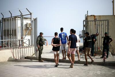 スペイン飛び地に流入した不法移民約6万人が退去、死者67人