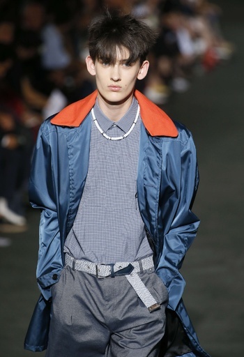 80年代の新解釈、「クリスヴァンアッシュ」15年春夏メンズ