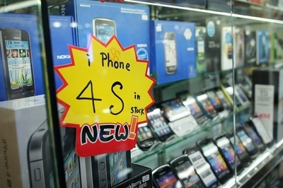 中国、スマートフォン出荷台数で世界トップに 米国抜く