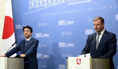 安倍首相、バルト3国と対北朝鮮で圧力強化を確認