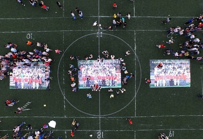 卒業写真で巨大ジグソー、中国