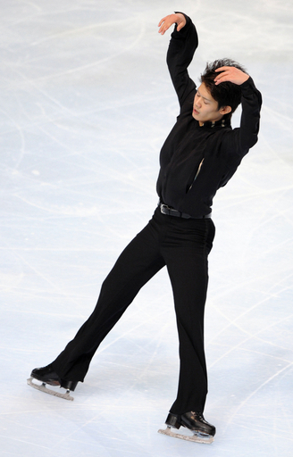 小塚 男子SPで2位につける、フィギュアGP第4戦