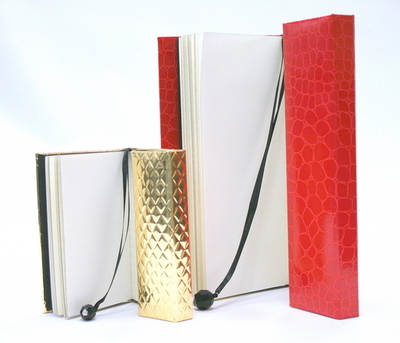 アクセサリーのような存在感、「クラッチバッグノート」発売