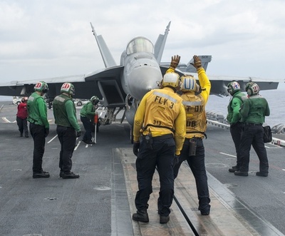 米海軍戦闘機2機、西太平洋で墜落
