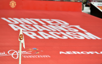 ホームでの不振は観客席の「赤」が理由？ マンU監督の独自見解