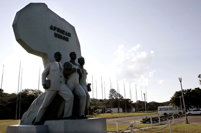 ジンバブエ問題で南部アフリカ14か国が緊急会議