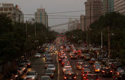 駐車場不足の切り札になるか？ 「シェア駐車場」北京で地味にスタート