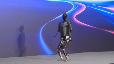ヒューマノイドロボットが北京「ハーフマラソン大会」に挑戦 人類と勝負へ