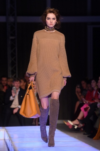 キャメルとイエローで大人カジュアル、「レ・コパン」18/19年秋冬