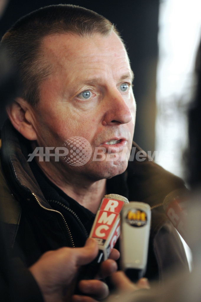 「欠陥薬で同性との性交とギャンブルにはまった」、仏男性が英製薬大手を提訴