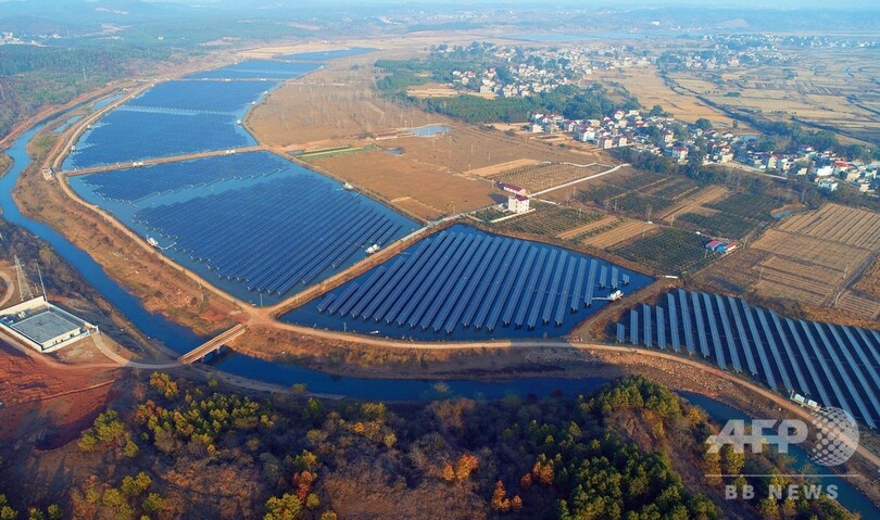 使われなくなった旧河道、太陽光発電所に変身 中国・江西