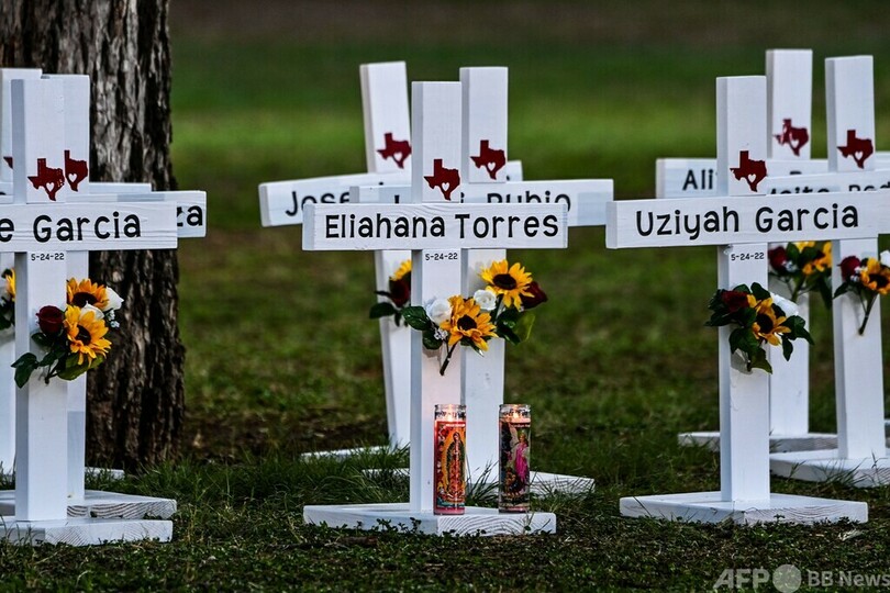 警察は「何もしなかった」 米小学校乱射、初動対応に疑問