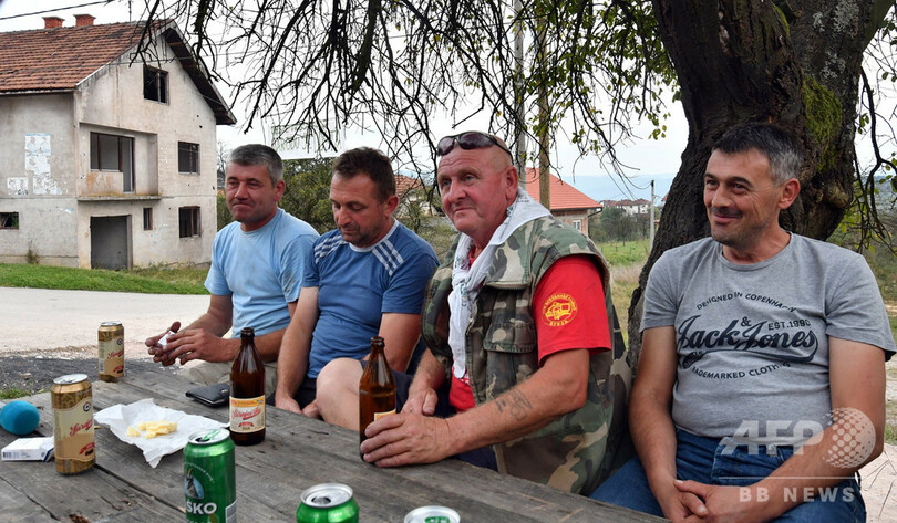 公約破りはもうたくさん！ボスニアの村民が政治家らの立ち入りを禁止