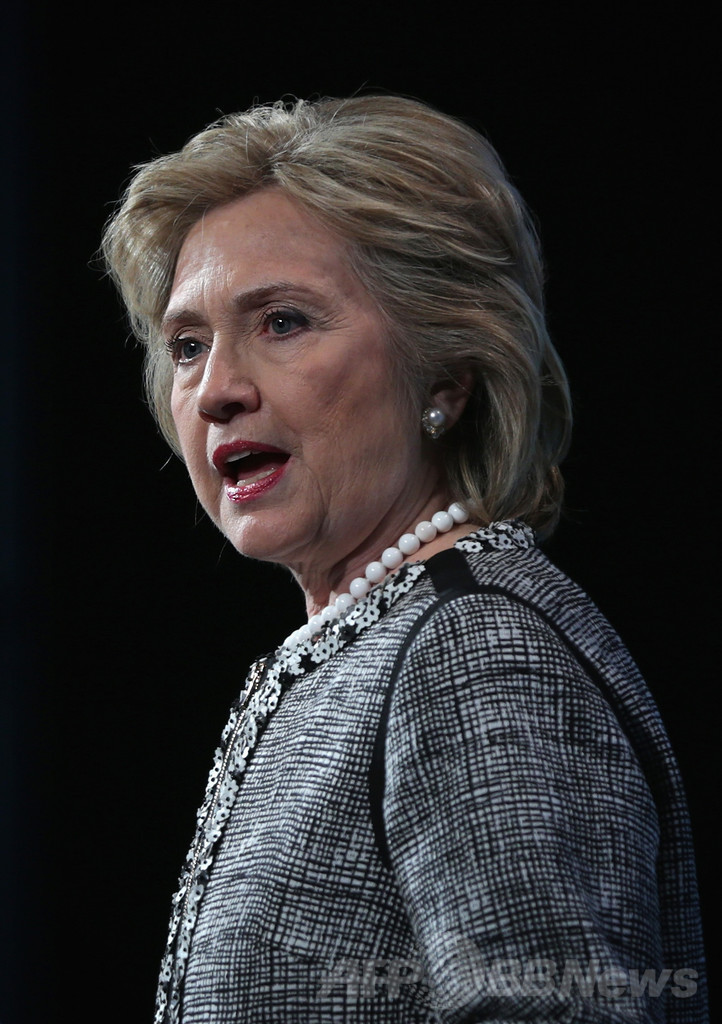 オバマ米大統領、クリントン前長官と昼食